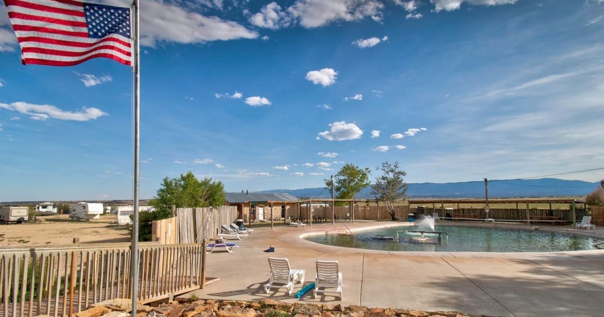 🌞 Dakota Hot Springs Social ♨️